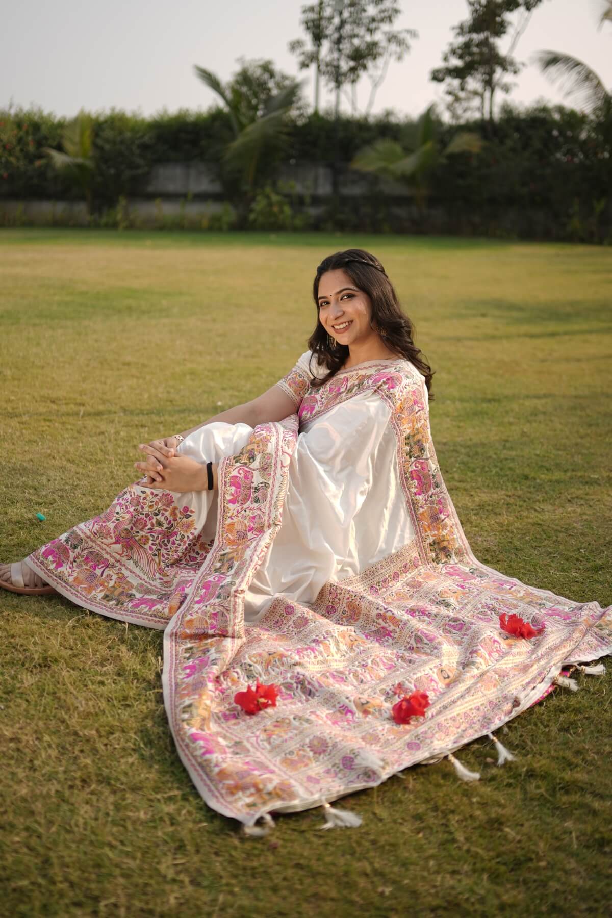 Redolent Beige Pashmina Saree With Embrocation Blouse Piece