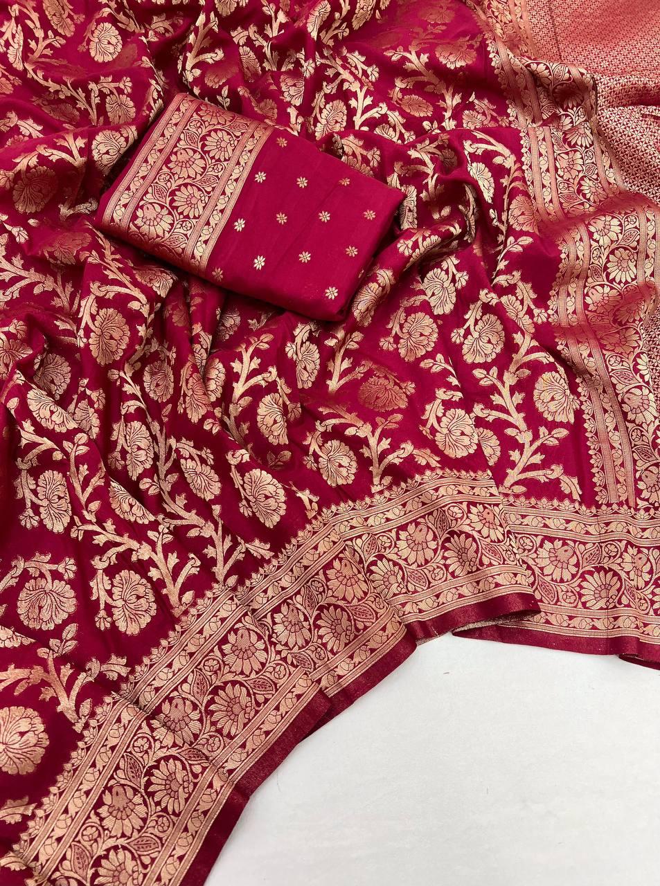 Staring Maroon Soft Banarasi Silk Saree With Charming Blouse Piece