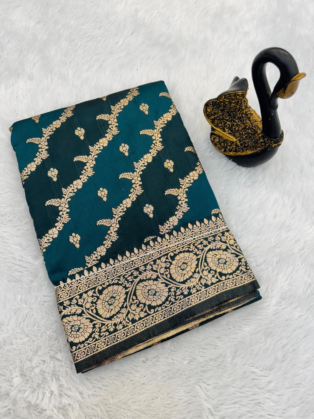 Woebegone Rama Soft Banarasi Silk Saree With Deserving Blouse Piece