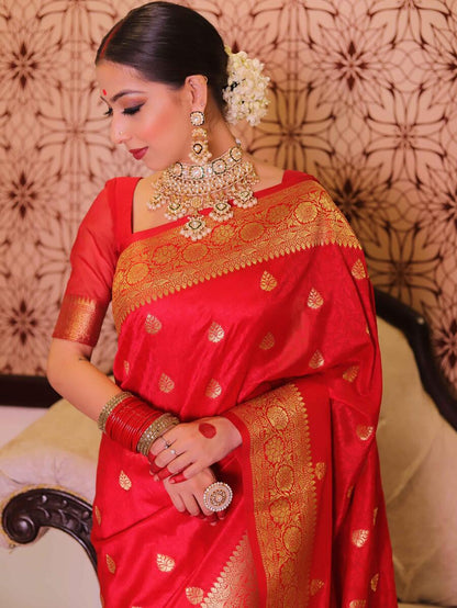 Eloquence Red Soft Silk Saree With Marvellous Blouse Piece