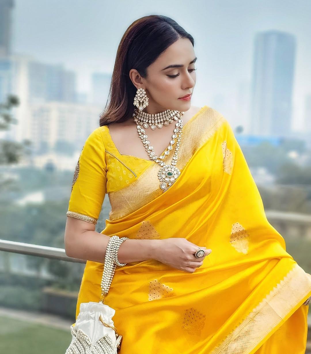 Enchanting Yellow Soft Silk Saree With Flamboyant Blouse Piece