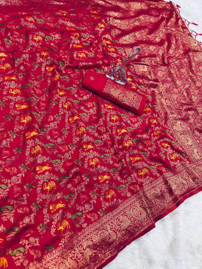 Vestigial Dark Pink Soft Banarasi Silk Saree With Enthralling Blouse Piece