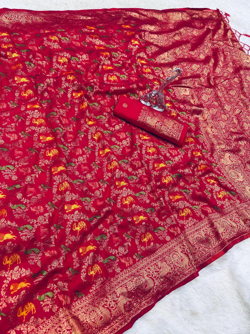 Vestigial Dark Pink Soft Banarasi Silk Saree With Enthralling Blouse Piece
