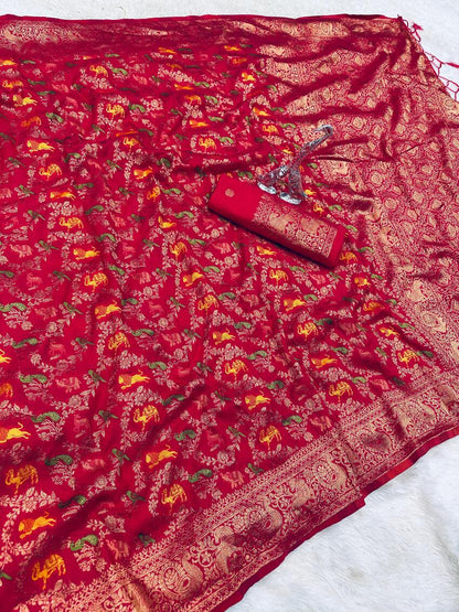 Vestigial Dark Pink Soft Banarasi Silk Saree With Enthralling Blouse Piece