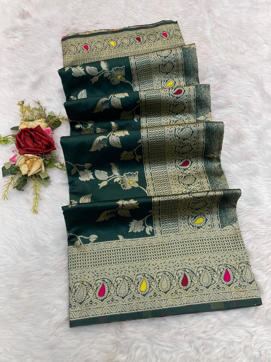 Beguiling Dark Green Soft Banarasi Silk Saree With Lissome Blouse Piece