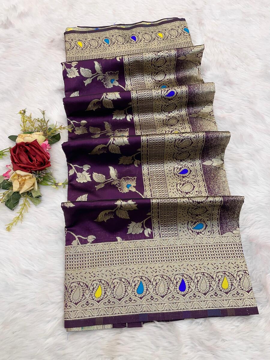 Inspiring Purple Soft Banarasi Silk Saree With Dazzling Blouse Piece