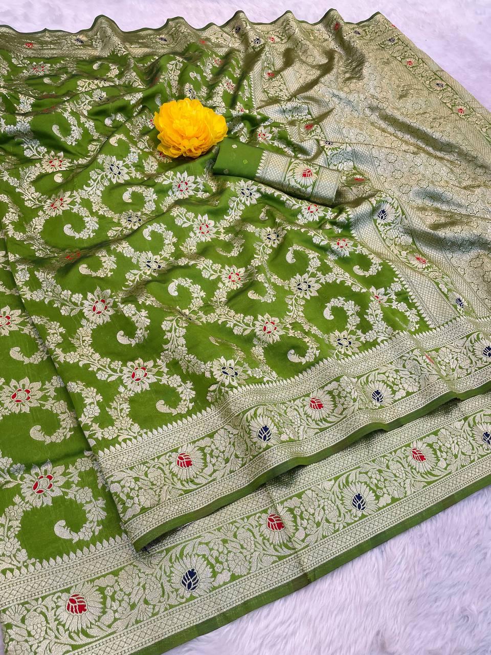 Refreshing Green Soft Banarasi Silk Saree With Gratifying Blouse Piece