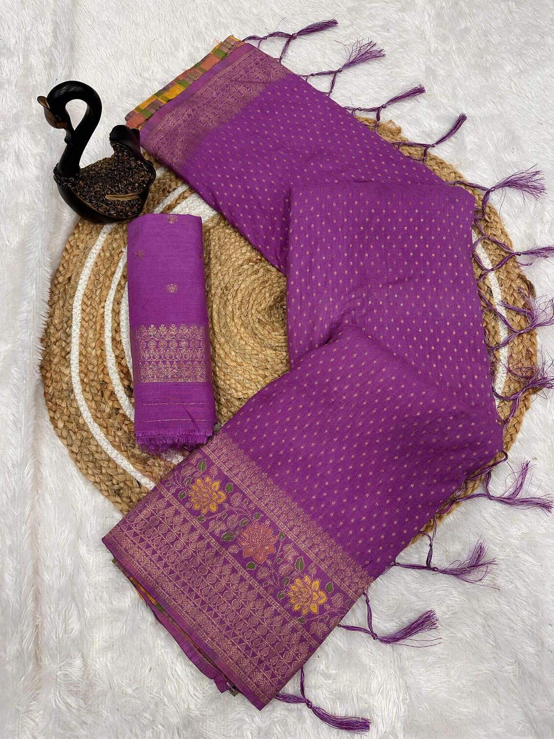 Beautiful Lavender Soft Banarasi Silk Saree With Snazzy Blouse Piece