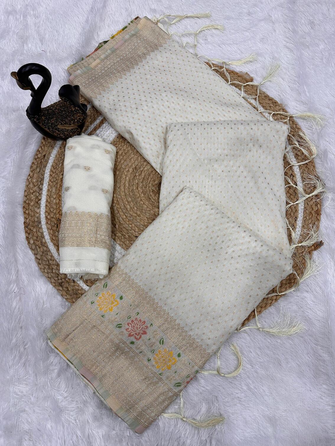 Beautiful Off White Soft Banarasi Silk Saree With Snazzy Blouse Piece