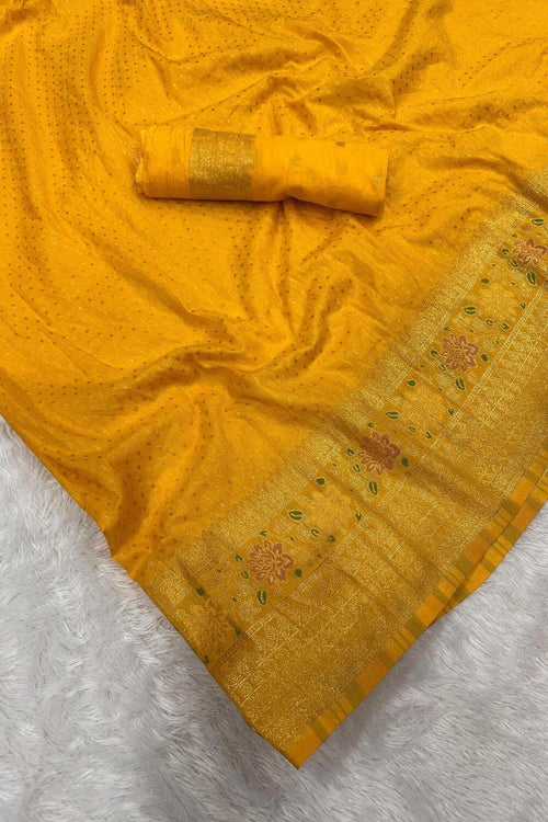 Load image into Gallery viewer, Beautiful Yellow Soft Banarasi Silk Saree With Snazzy Blouse Piece
