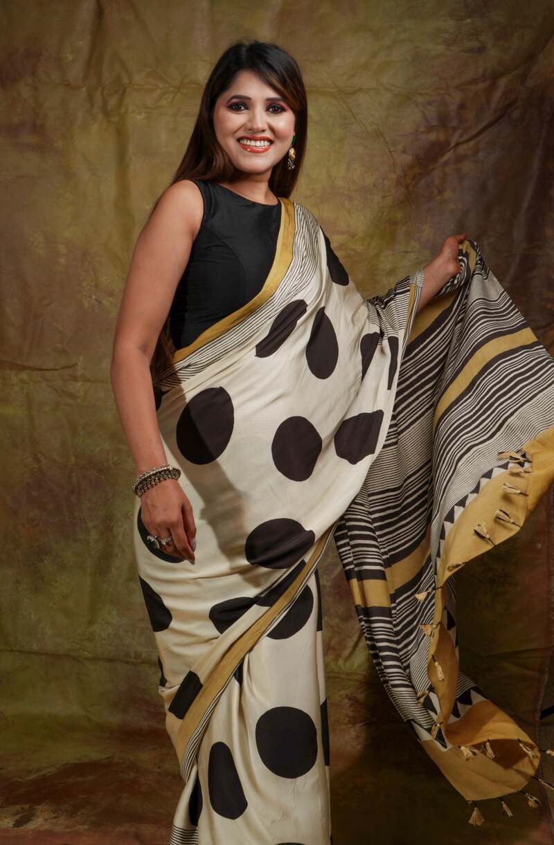 Engaging Beige Digital Printed Crape Silk Saree With Blooming Blouse Piece