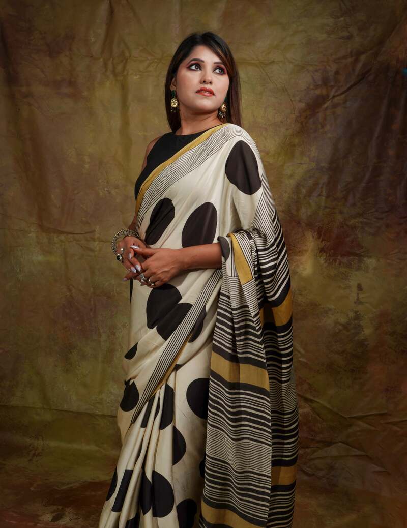 Engaging Beige Digital Printed Crape Silk Saree With Blooming Blouse Piece