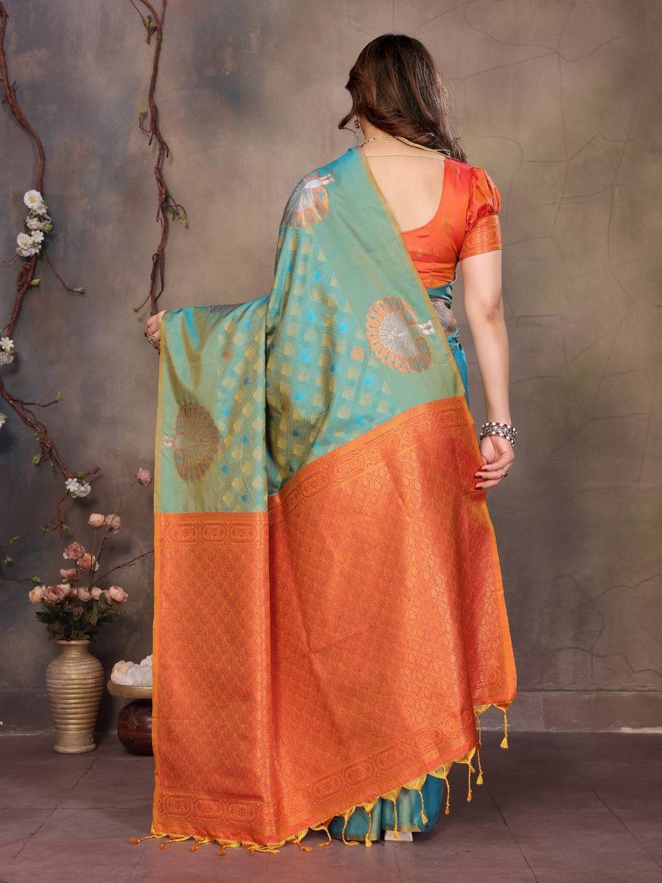 Extraordinary Rama Soft Banarasi Silk Saree With Angelic Blouse Piece