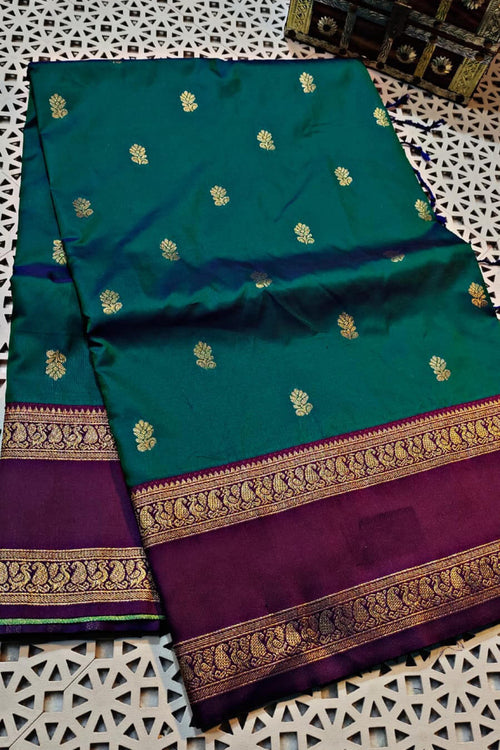 Load image into Gallery viewer, Phenomenal Rama Soft Banarasi Kathpadar Silk Saree With Opulent Blouse Piece
