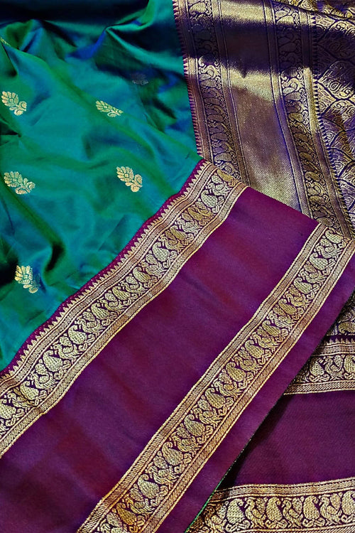 Load image into Gallery viewer, Phenomenal Rama Soft Banarasi Kathpadar Silk Saree With Opulent Blouse Piece
