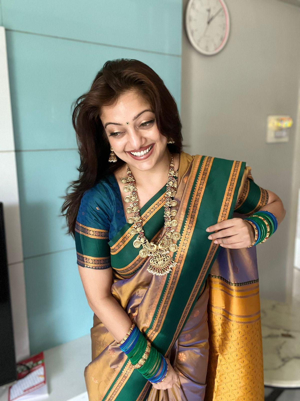 Improbable Peach Soft Banarasi Silk Saree With Deserving Blouse Piece