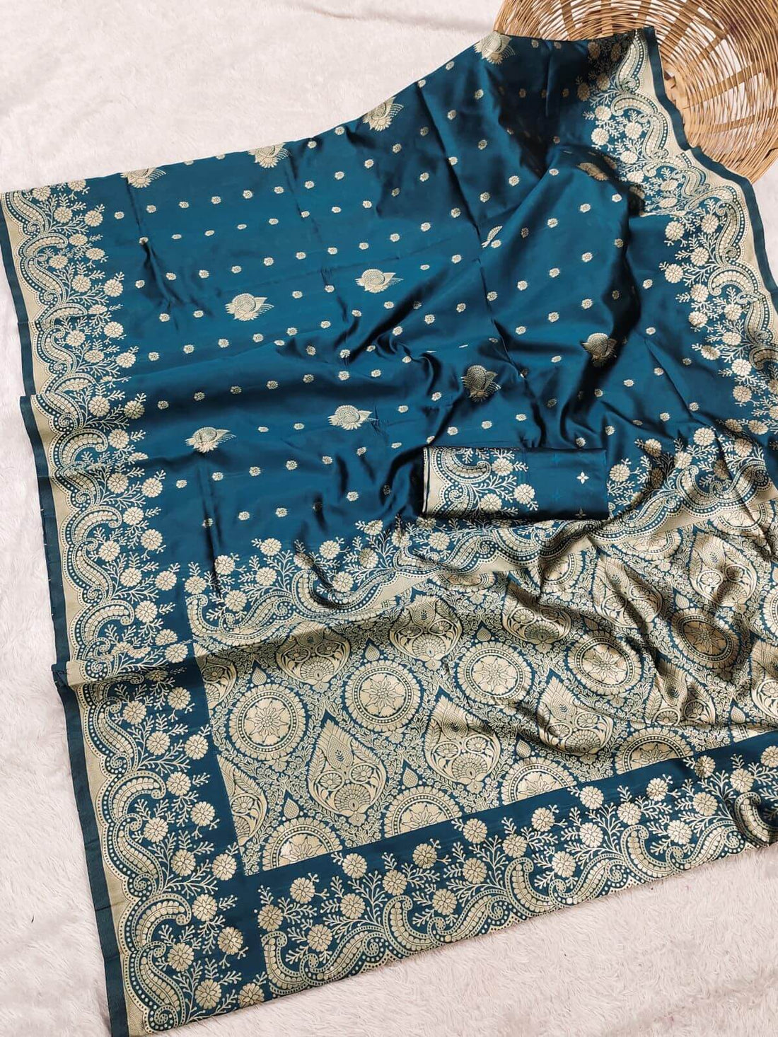 Beguiling Teal Blue Soft Silk Saree With Prominent Blouse Piece