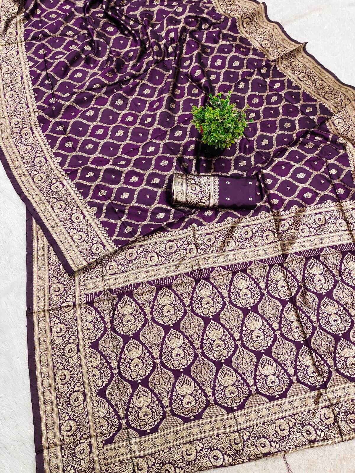 Stunning Purple Soft Silk Saree With Evocative Blouse Piece
