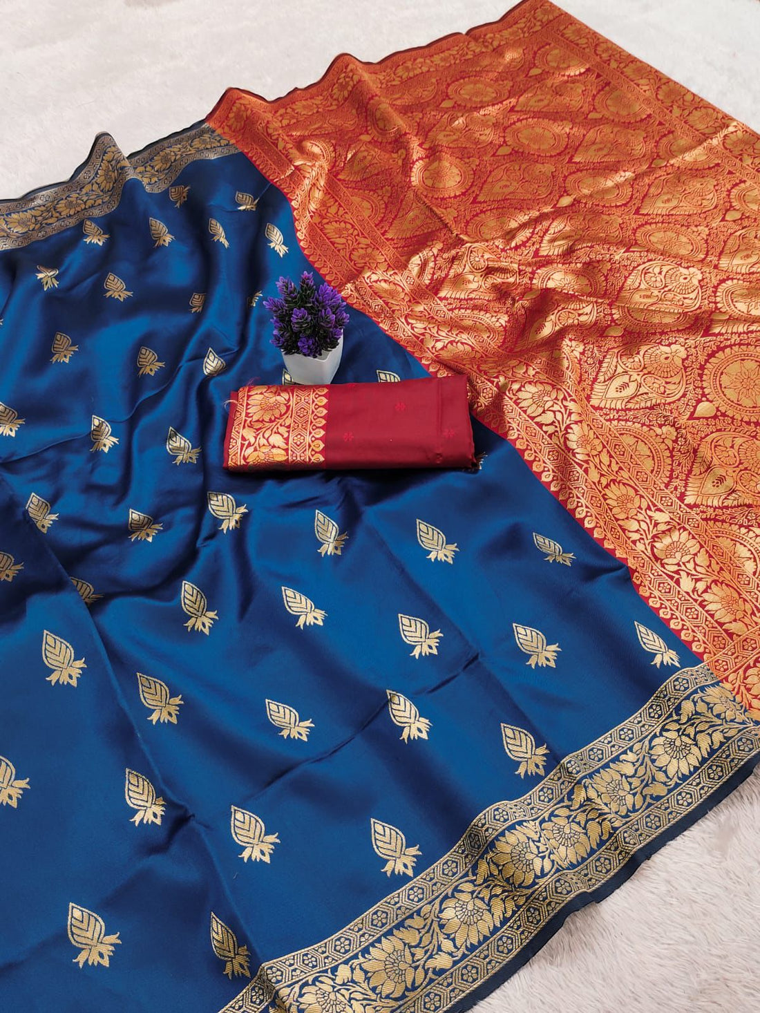 Elegant Navy Blue Soft Silk Saree With Bucolic Blouse Piece