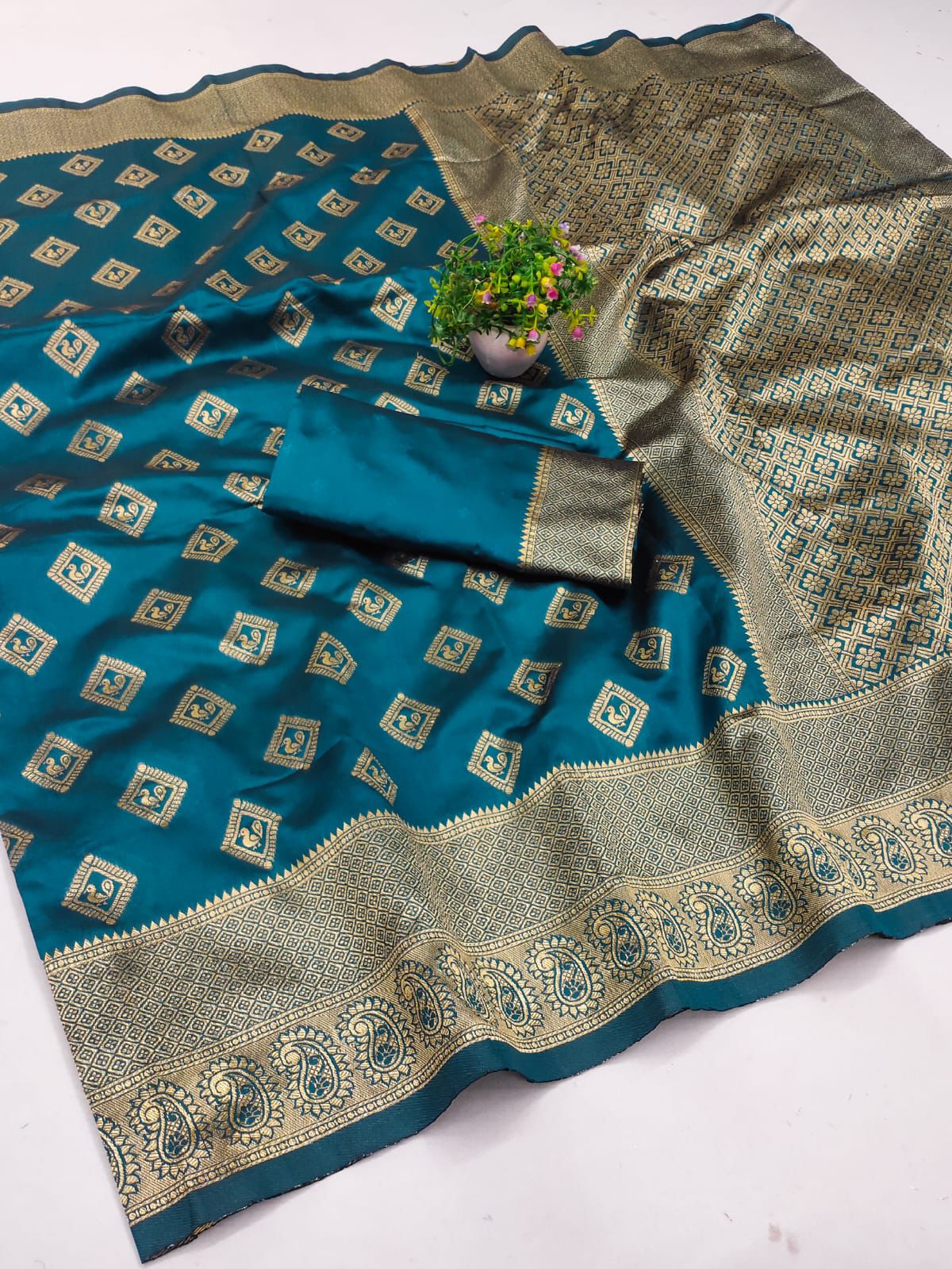 Prettiest Firozi Soft Silk Saree With Enticing Blouse Piece