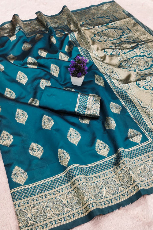 Load image into Gallery viewer, Desirable Rama Soft Silk Saree With Majesty Blouse Piece
