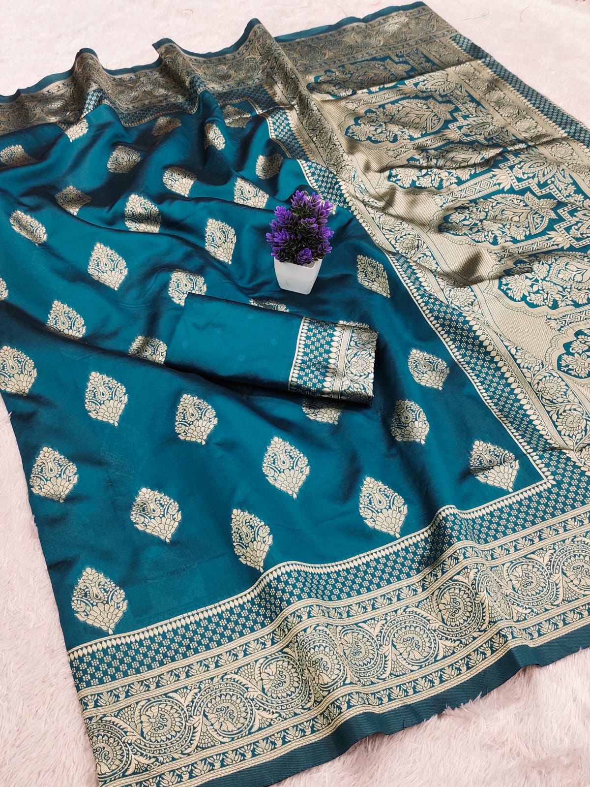 Desirable Rama Soft Silk Saree With Majesty Blouse Piece