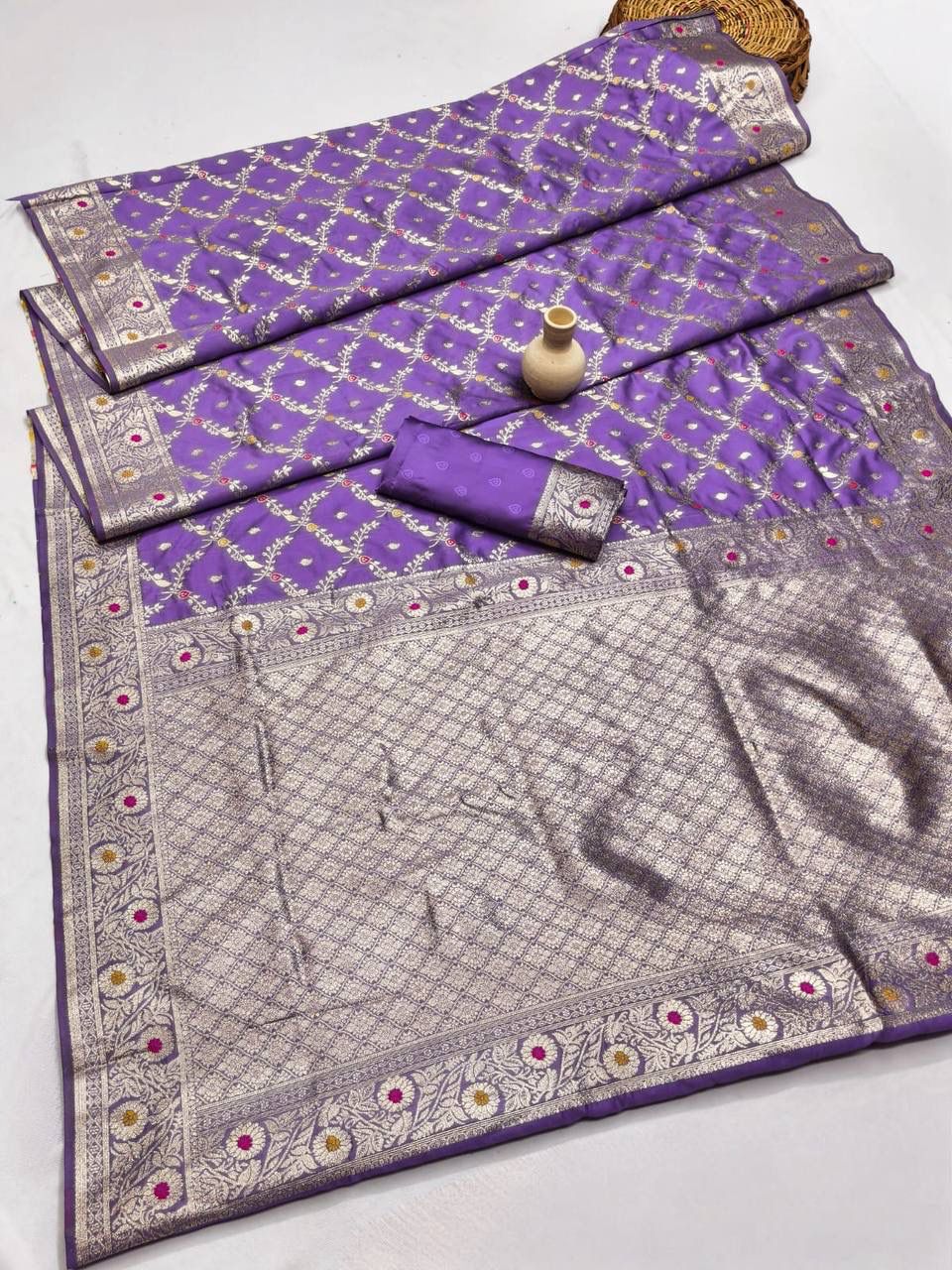 Sumptuous Lavender Soft Banarasi Silk Saree With Glowing Blouse Piece