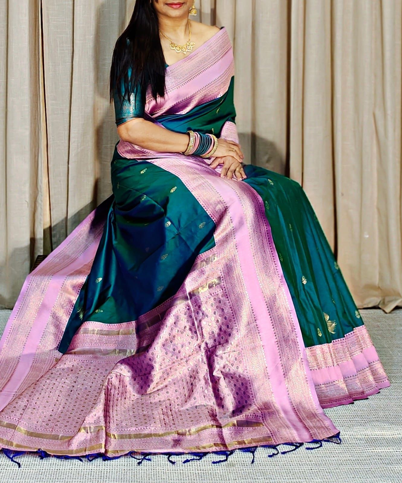 Nemesis Dark Green Soft Banarasi Silk Saree With Stunning Blouse Piece