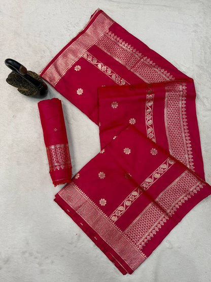 Conflate Dark Pink Pure Zari Weaving Banarasi Silk Saree With Scrupulous Blouse Piece