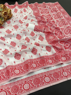 Eye-catching Off White Cotton Silk Saree With Super classy Blouse Piece