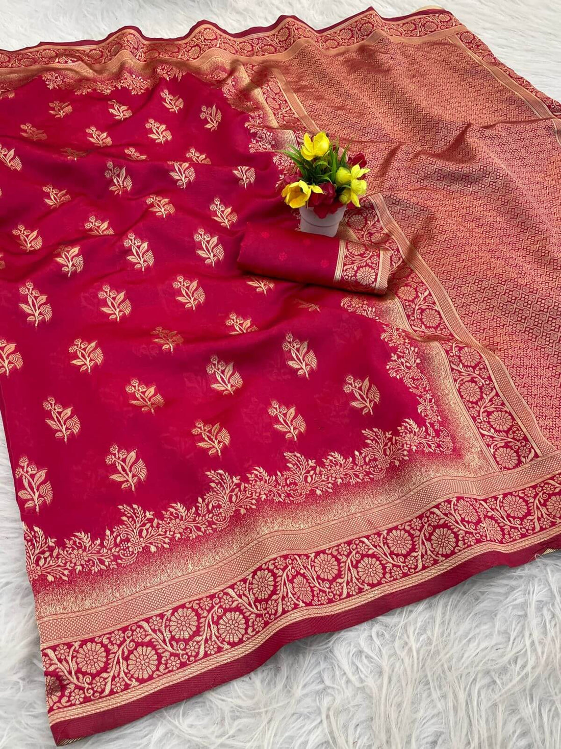 Prettiest Dark Pink Soft Silk Saree With Majesty Blouse Piece