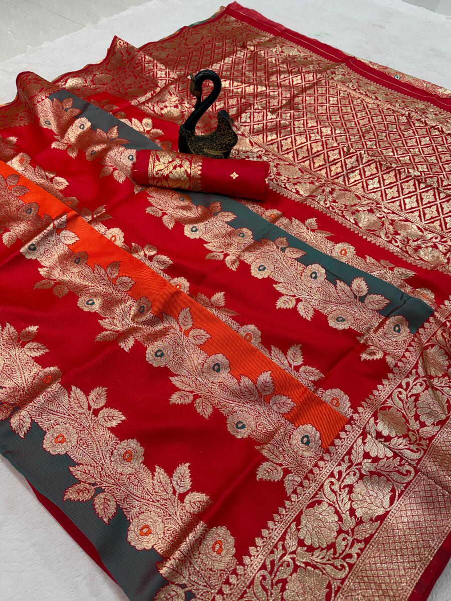 Lovely Multicolor Pure Zari Weaving Banarasi Silk Saree With Gratifying Blouse Piece