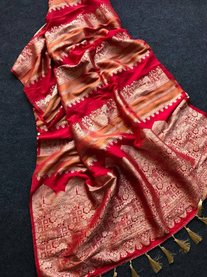 Incomparable Red Banarasi Dola Silk Saree With Exceptional Blouse Piece