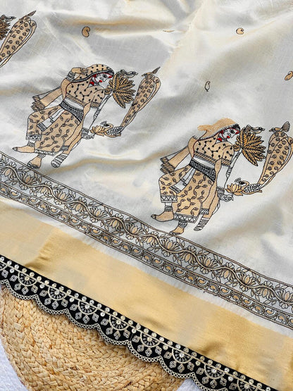 Snazzy Off White Kalamkari Thread Work Tussar Silk Saree With Opulent Blouse Piece