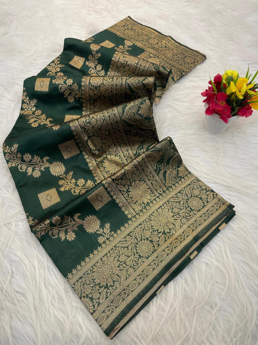Beautiful Dark Green Soft Silk Saree With Mellifluous Blouse Piece