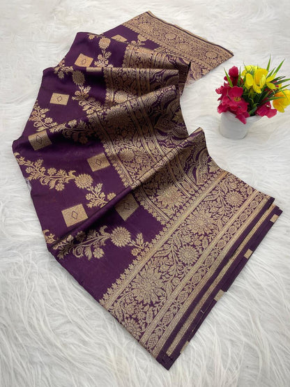 Exceptional Purple Soft Silk Saree With Twirling Blouse Piece
