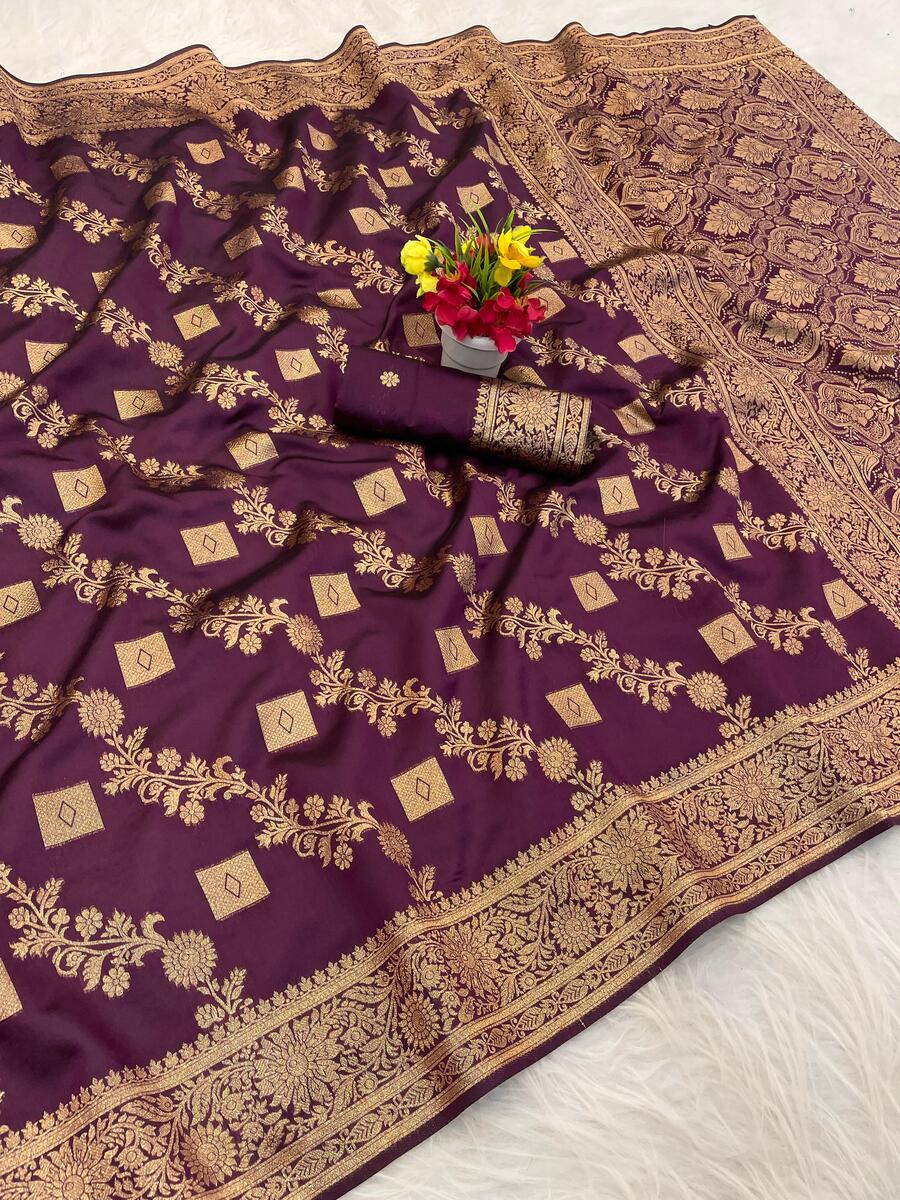 Exceptional Purple Soft Silk Saree With Twirling Blouse Piece