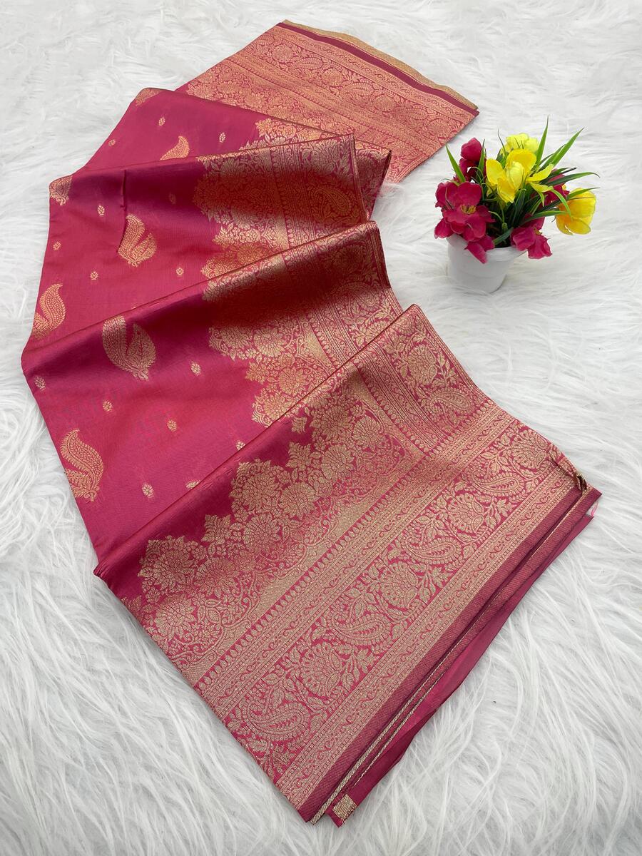 Gorgeous Dark Pink Soft Silk Saree With Eye-catching Blouse Piece