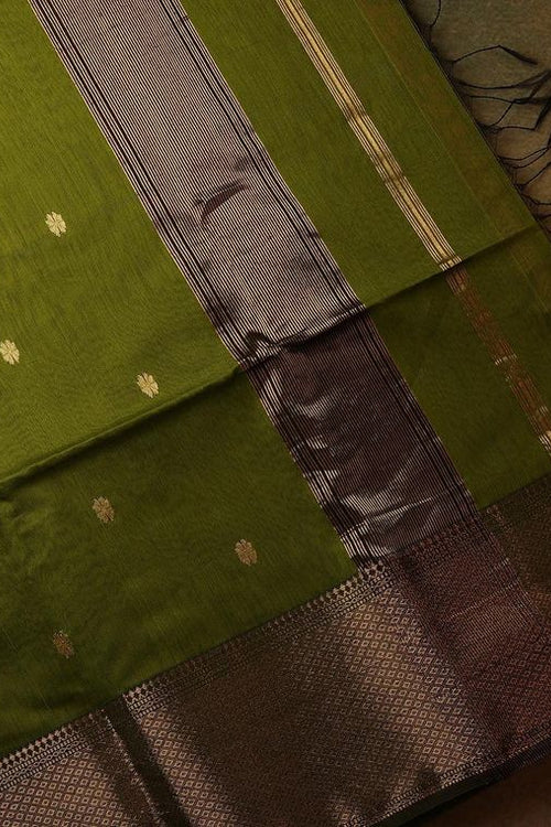 Load image into Gallery viewer, Seraglio Green Cotton Silk Saree With Magnificat Blouse Piece
