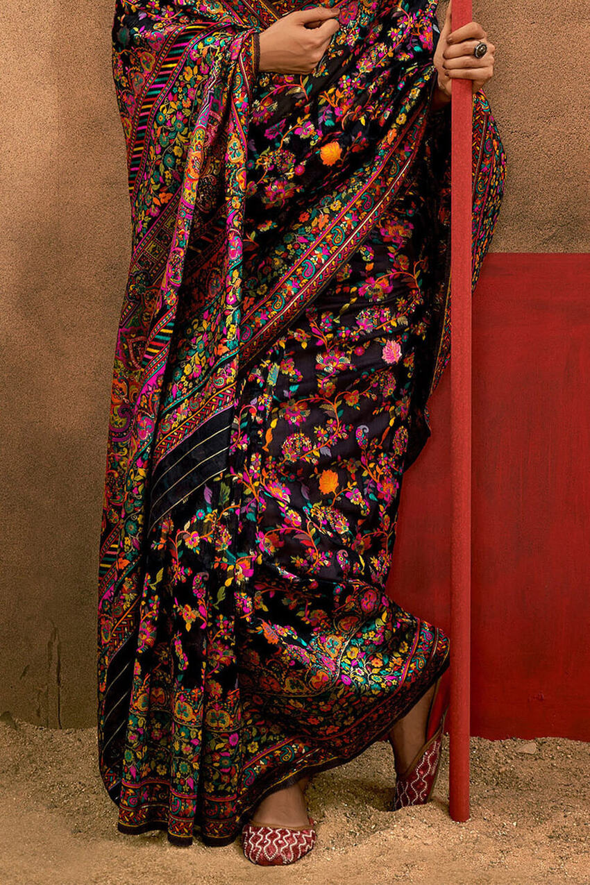 Hypnotic Black Pashmina Saree With Flameboyant Blouse Piece