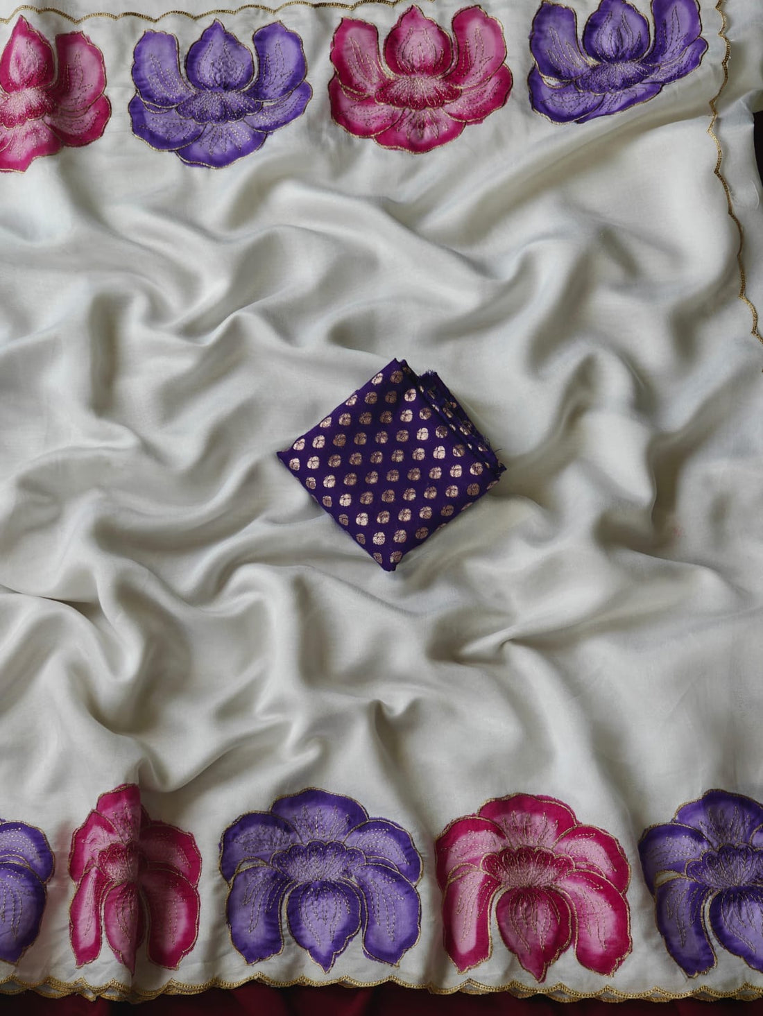 Skinny Off White Handprinted Crush Silk Saree With Resplendent Blouse Piece