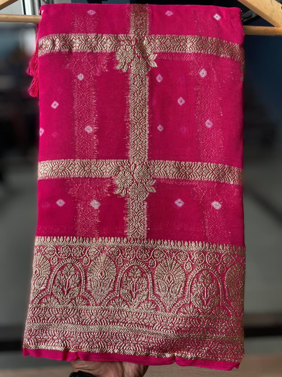 Eclat Dark Pink Banarasi Viscose Georgette Silk Saree With Designer Blouse Piece