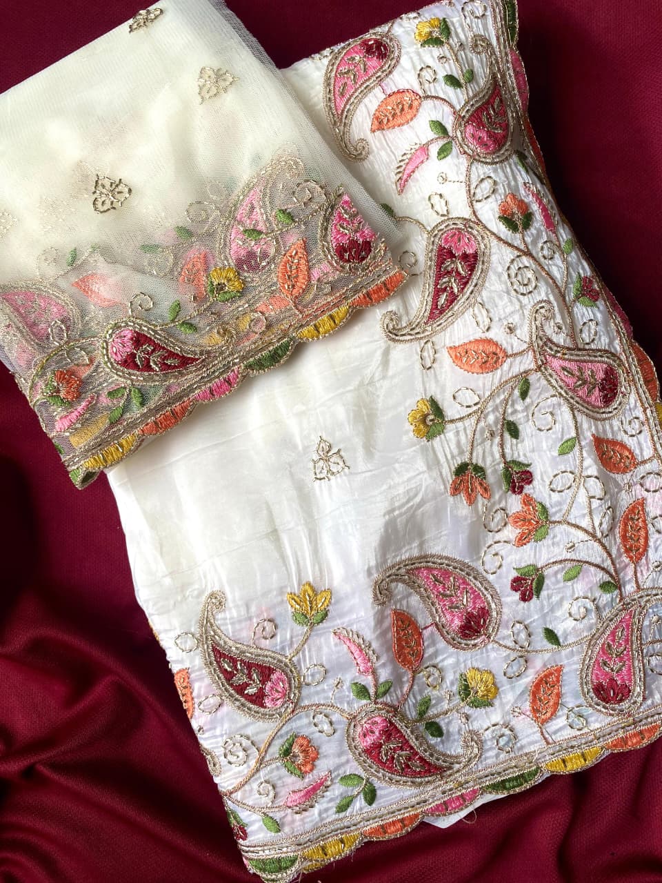 Exuberant Off White Embroidery Work Crush Silk Saree With Smart Blouse Piece