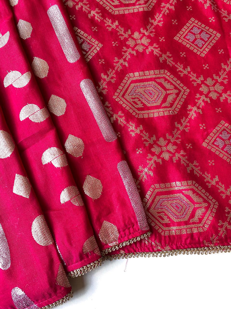 Admirable Dark Pink Banarasi Dola Silk Saree With Lagniappe Blouse Piece