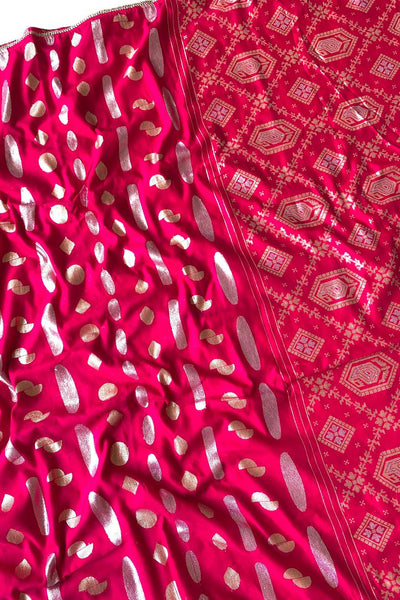 Admirable Dark Pink Banarasi Dola Silk Saree With Lagniappe Blouse Piece