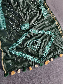 Rhapsody Dark Green Cotton Silk Bandhani Printed Saree With Engaging Blouse Piece