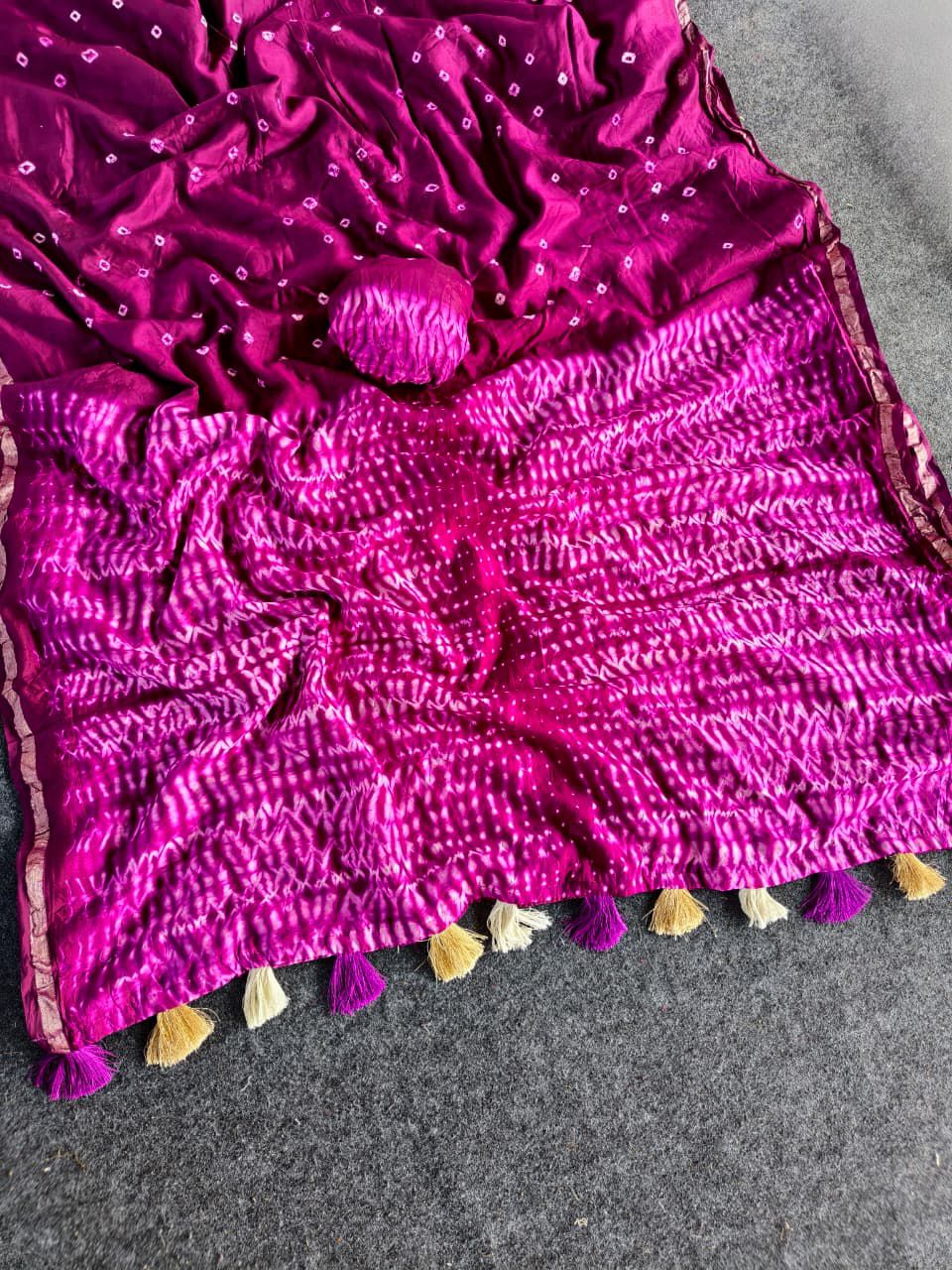 Smashing Magenta Cotton Silk Bandhani Printed Saree With Staggering Blouse Piece