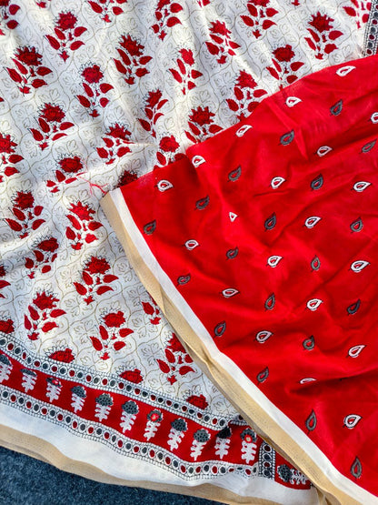 Engaging Off White Printed Cotton Silk Saree With Trendy Blouse Piece