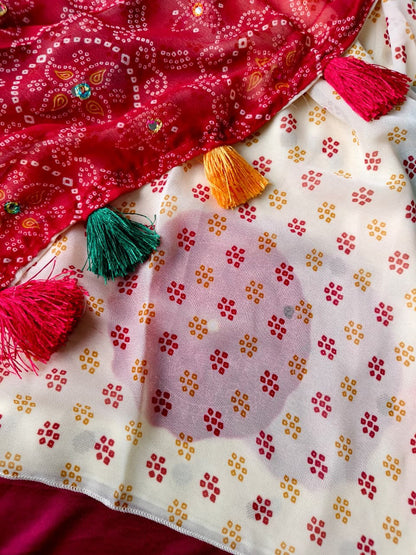 Ineffable Off White Pure Georgette Bandhani Printed Saree With Inspiring Blouse Piece