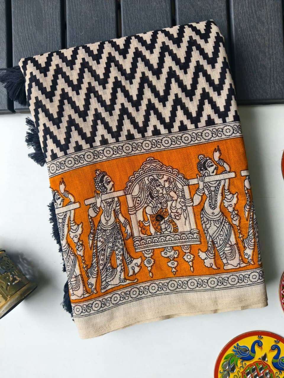 Fugacious Off White Kalamkari Printed Saree With Bucolic Blouse Piece